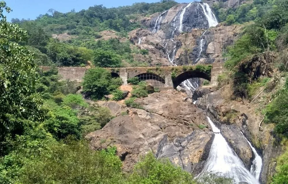 All Seasons Guest House at Doudhsagar Waterfalls